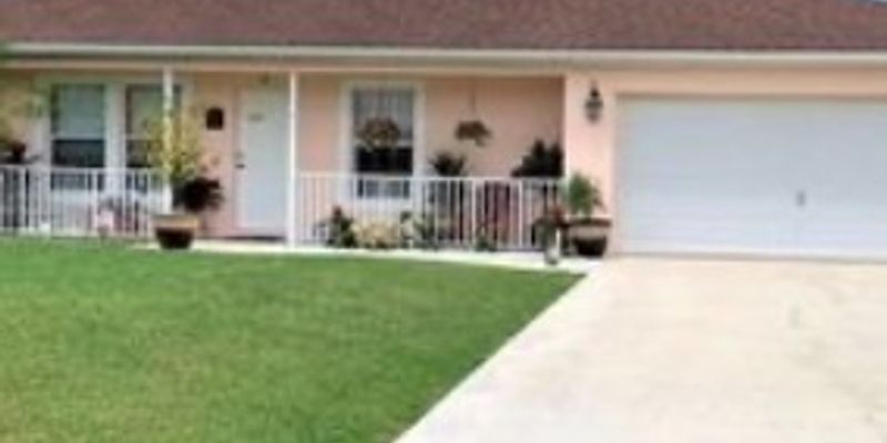 Lehigh Acres House: 2702 45th St SW