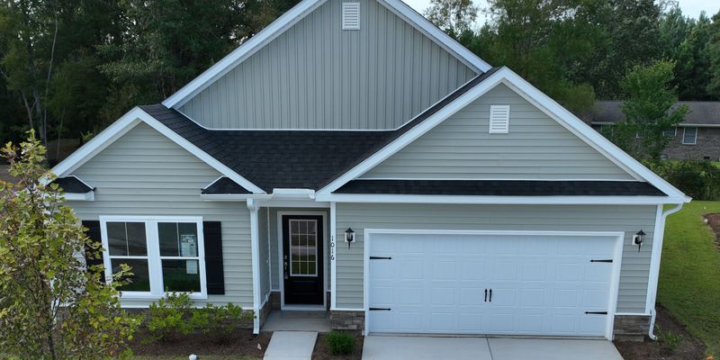 Conway House: 1072 Moen Lp