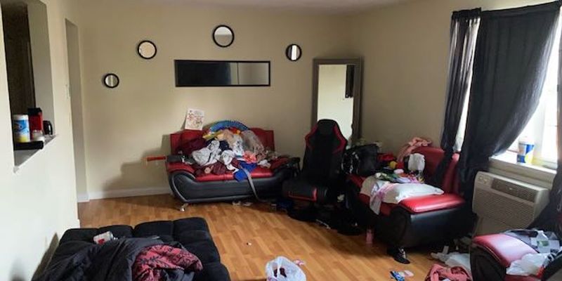 Leominster Apartment: 740 Central St