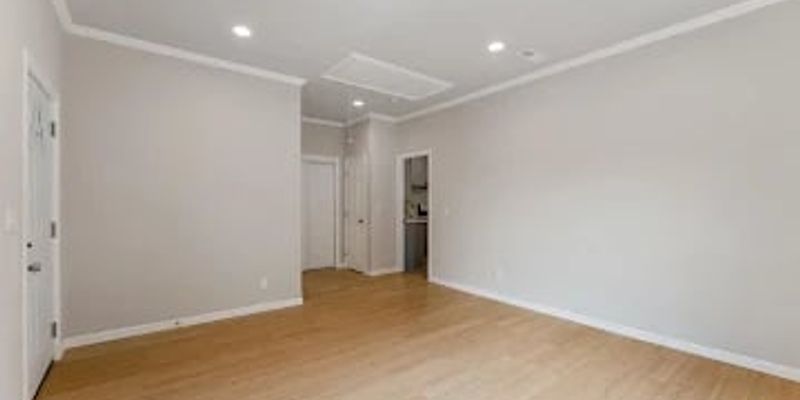 Oakland Apartment: 1015 Martin Luther King Jr Way