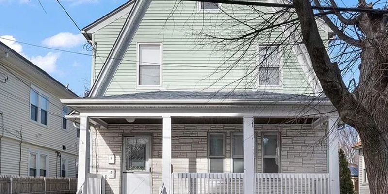 Providence Apartment: 71 Marion Ave N