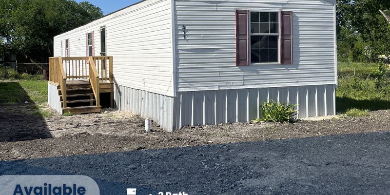 Kenedy House: 411 E Main St