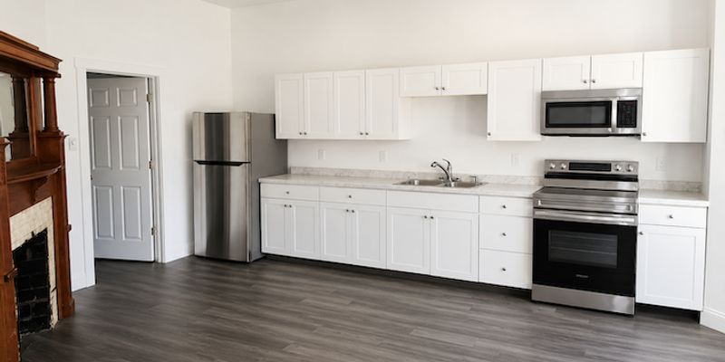 Dubuque Apartment: 308 Hill St