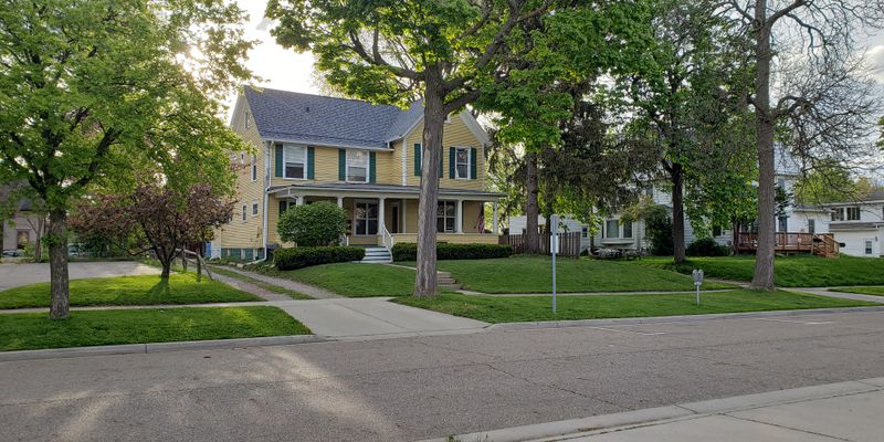 LANSING Apartment: 307 N CHESTNUT ST