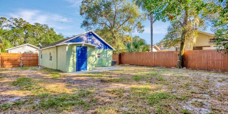 Clearwater House: 551 1/2 Wildwood Way