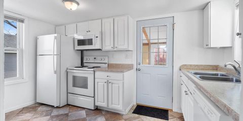 08-124 3037 Swan Lake Rd NE.jpg