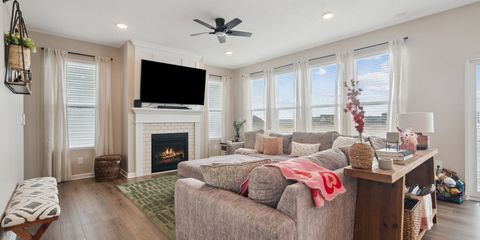 07-116 1275 Pricilla CT.jpg