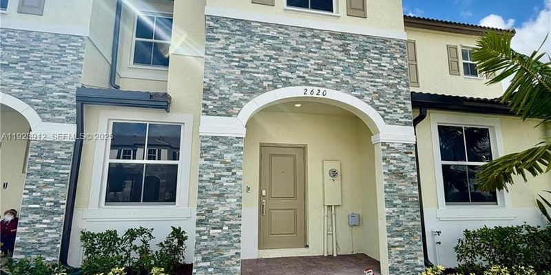 Homestead Townhome: 2620 SE 27th Dr