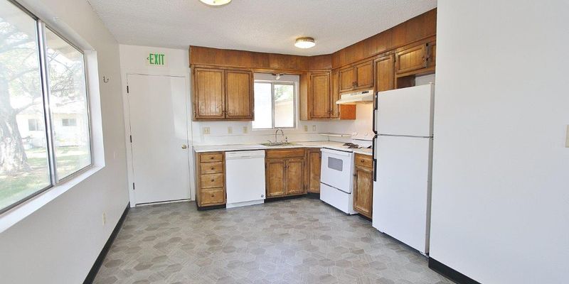 Caldwell House: 1505 E Beech St