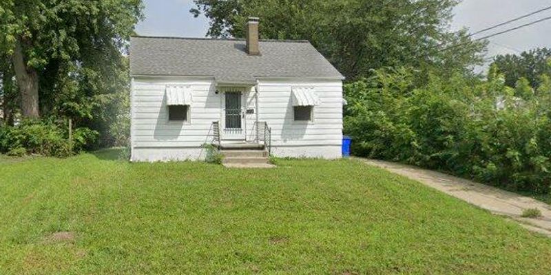 Decatur House: 1966 North Lowber Street