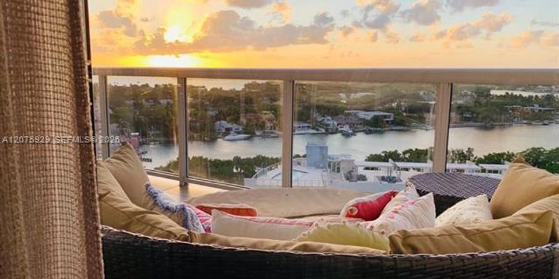 Miami Beach Condo: 6301 Collins Ave