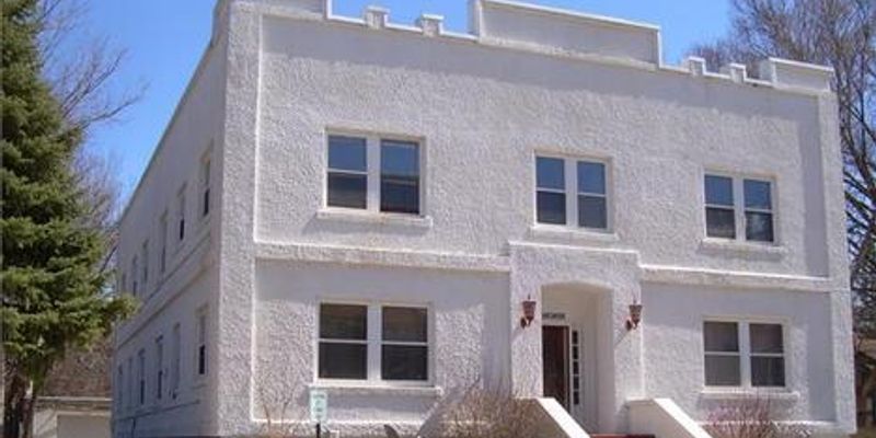 Brookings Apartment: 810 9th Ave