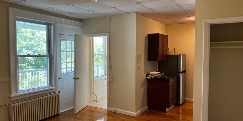 Nahant Apartment: 295 Nahant Rd