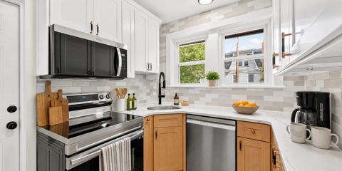 08_kitchen_angle3.jpg