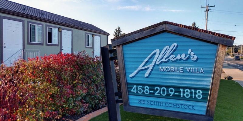 Sutherlin House: 819 S Comstock Rd