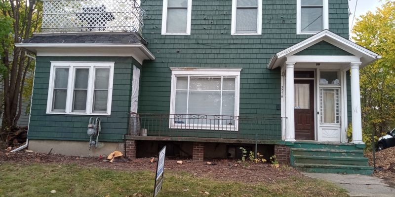 Lansing Apartment: 307 North Walnut Street