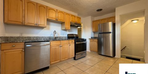 12. Kitchen.jpg