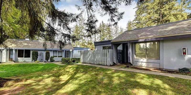 Renton Condo: 4308 Sunset Blvd NE