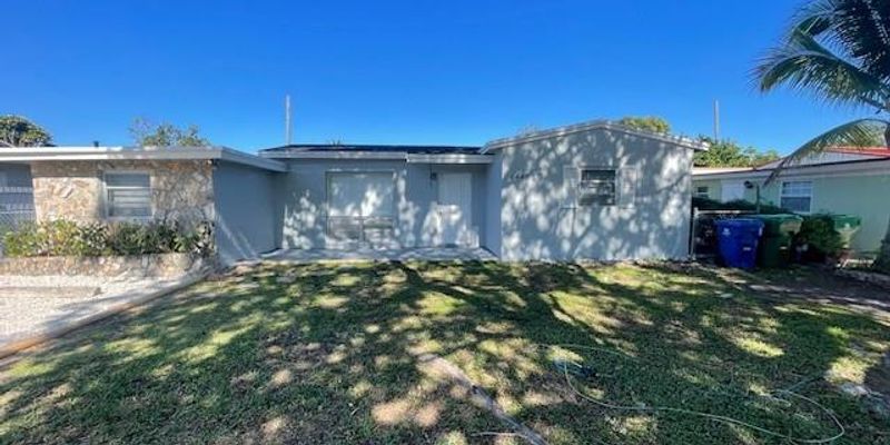 Miramar House: 6445 SW 20th St