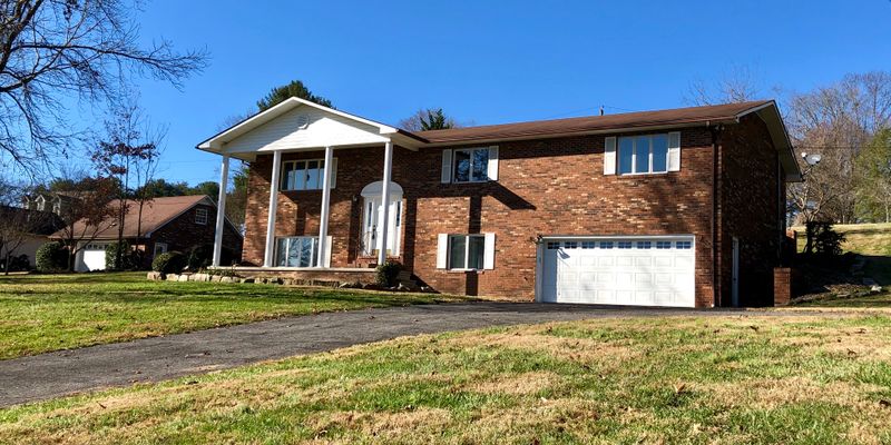 New Tazewell House: 414 Levi Court