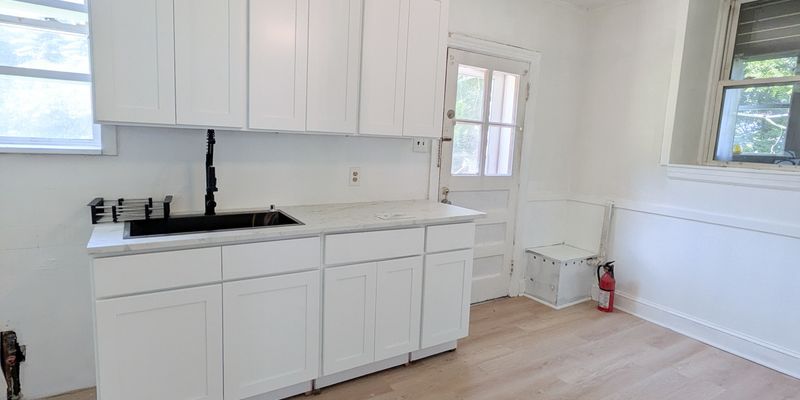 Waterbury House: 417 N Walnut St