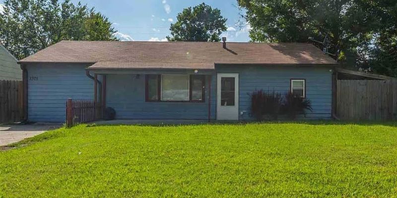 Topeka House: 3379 SW Clare Ave