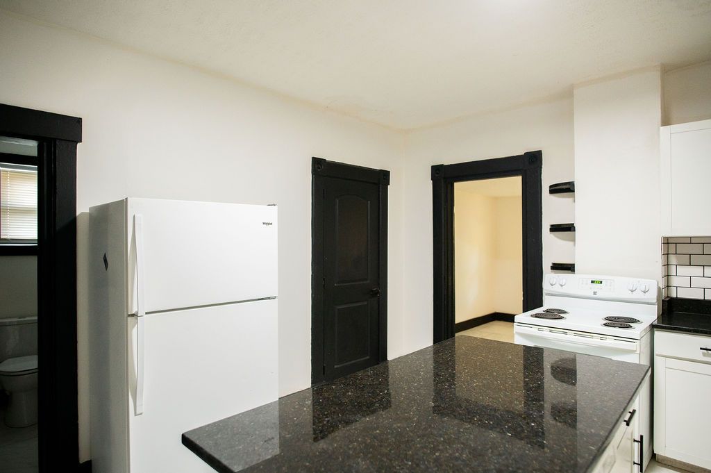 415 Brightwood Ave photo 14