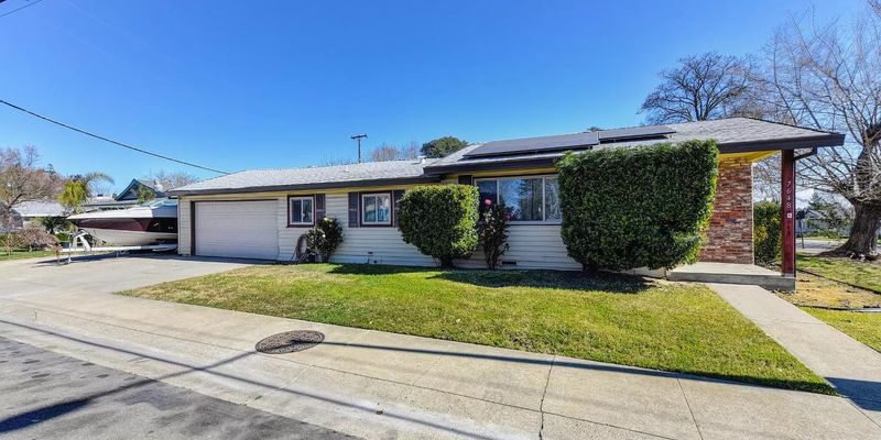 Citrus Heights House: 7648 Van Maren Ln