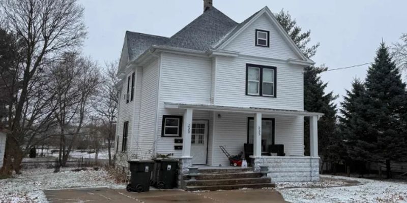 Sun Prairie Apartment: 233 South St