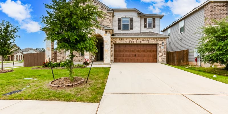 Leander House: 1729 Stringer Pass