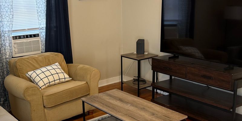 Champaign House: 309.5 Van Doren St