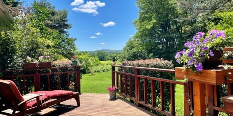 Ithaca House: 165 E Miller Rd