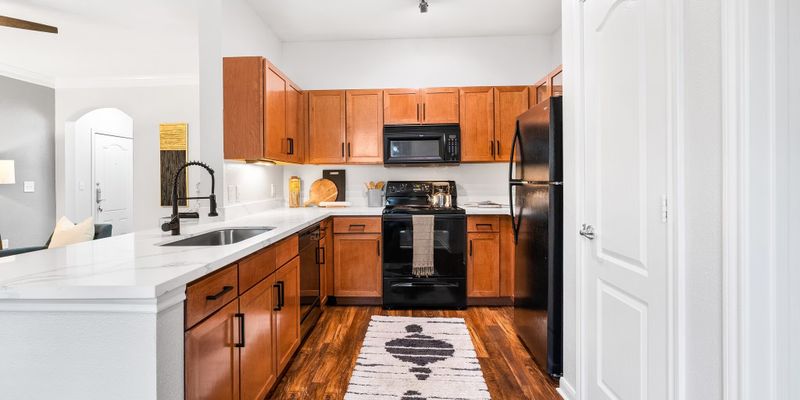Spring Apartment: Flintridge Dr