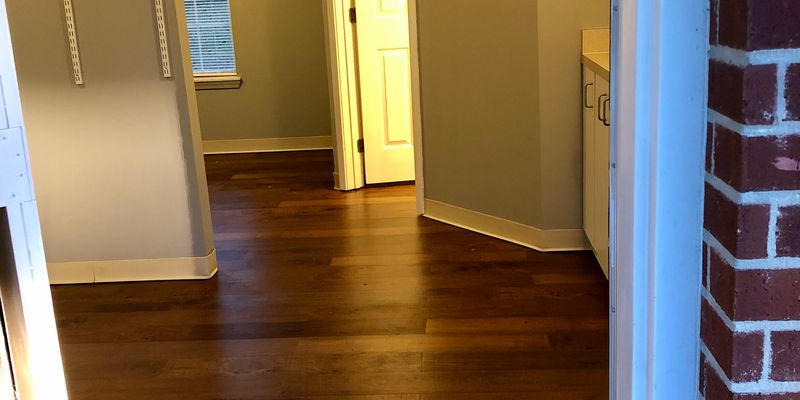 McKenzie Apartment: 325 Bethel Ct
