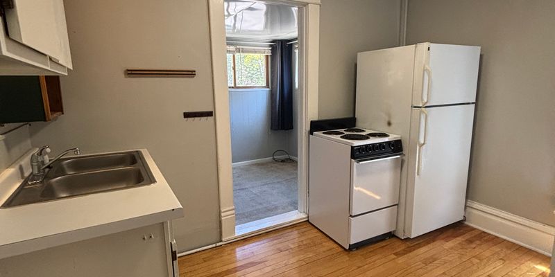 Houghton Apartment: 411 Dodge St
