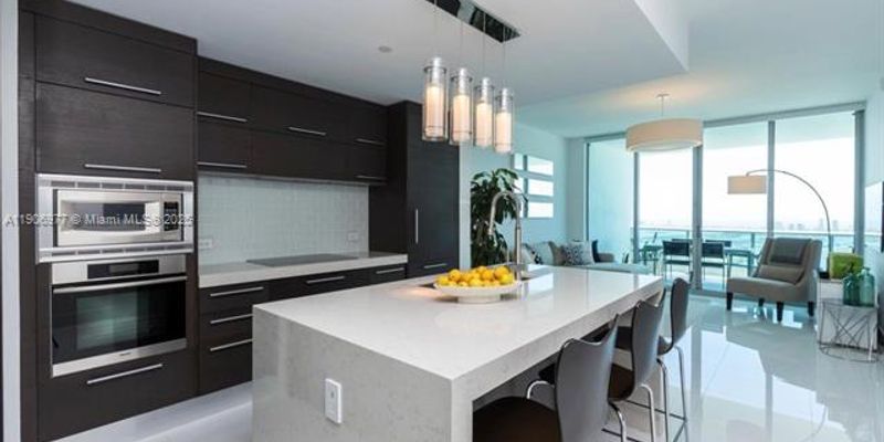 Miami Condo: 900 Biscayne Blvd
