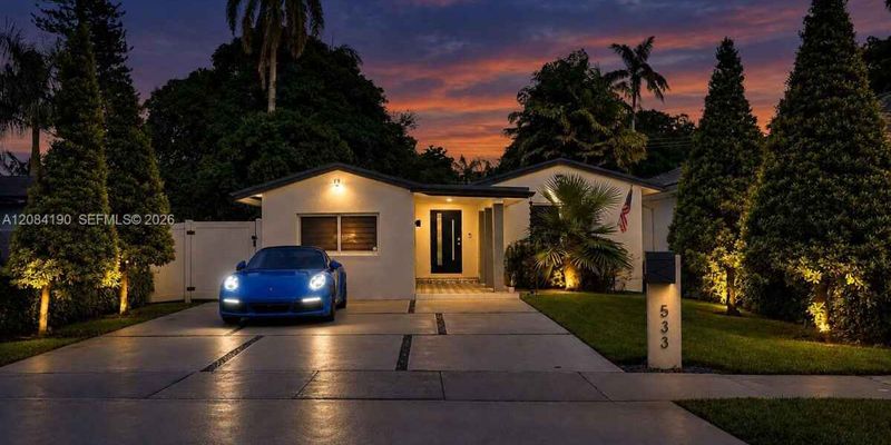 Miami Springs House: 533 Mokena Dr