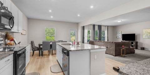 28-web-or-mls-Array_1518ValleyBrookDrSW-28.jpg