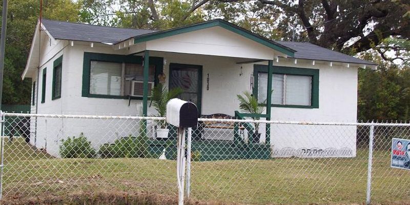 Dothan House: 1030 Chickasaw St