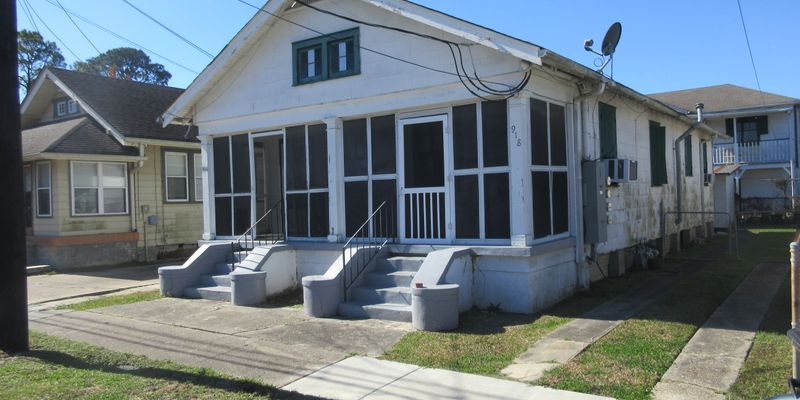 Arabi Apartment: 918 Mehle St