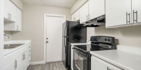 inside - kitchen - remodeled (no WD).jpg