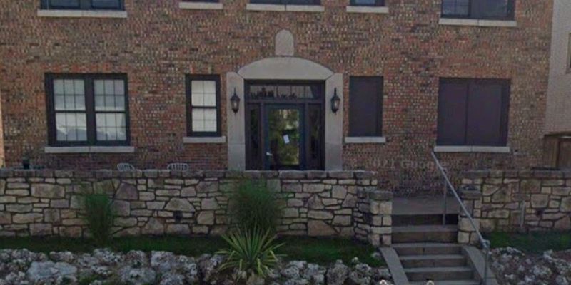 Tulsa Apartment: 1415 S Quincy Ave