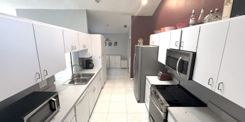 Kitchen 1.jpg