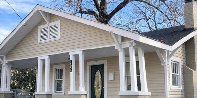 Montgomery House: 1605 West St