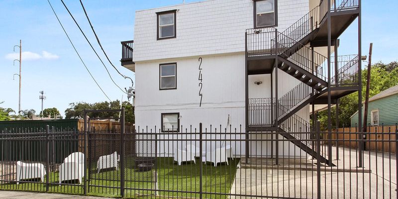 New Orleans Apartment: 2427 Kerlerec Street