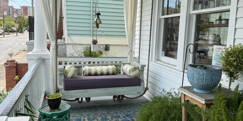 Charleston House: 115 President St