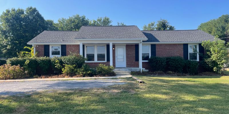 Murfreesboro House: 6031 Franklin Rd