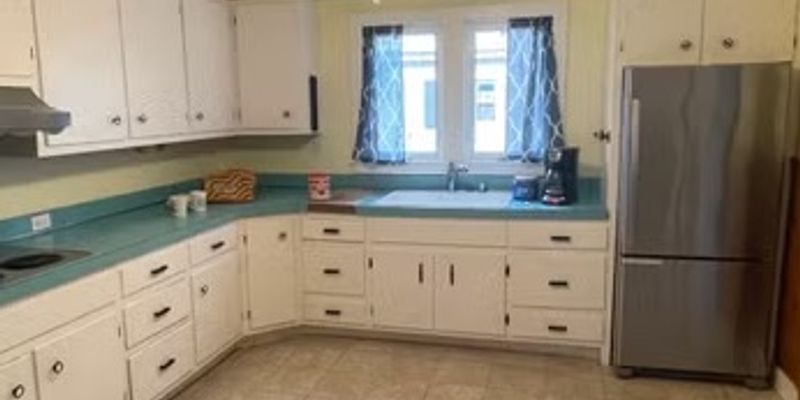 New Milford House: 70 Grove St