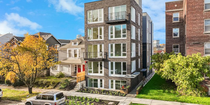 Seattle Apartment: 1821 13th Ave