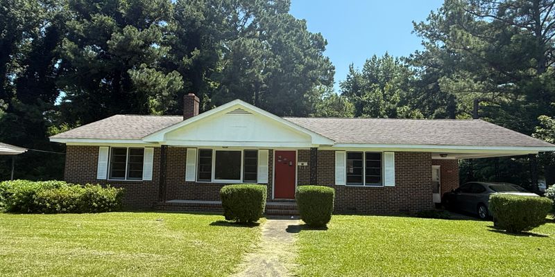Rocky Mount House: 1327 Old Wilson Rd